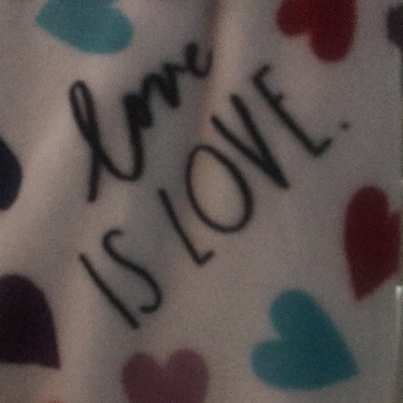 Rae Dunn - LOVE IS LOVE - heart throw - Picture 2 of 3